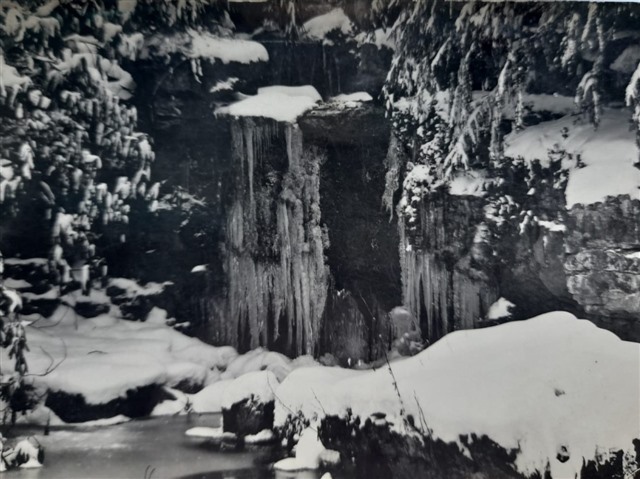 This is a photo of winter in Dunrolan Park waterfall that was given to me ahead of visiting a park, but I thought it would fit this thread.
